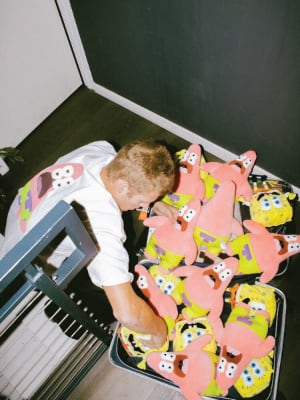 เสื้อยืดSpongeBob SquarePants Cactus Plant Flea Market