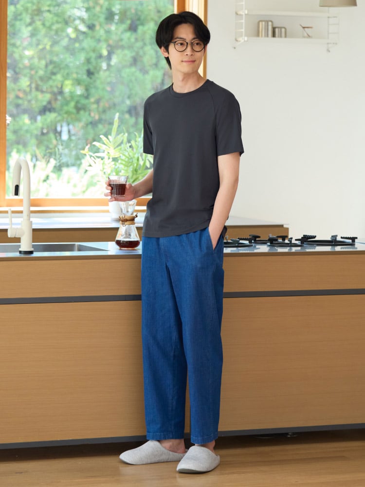 おうちの時間_ドライイーエックスクルーネックティーシャツ