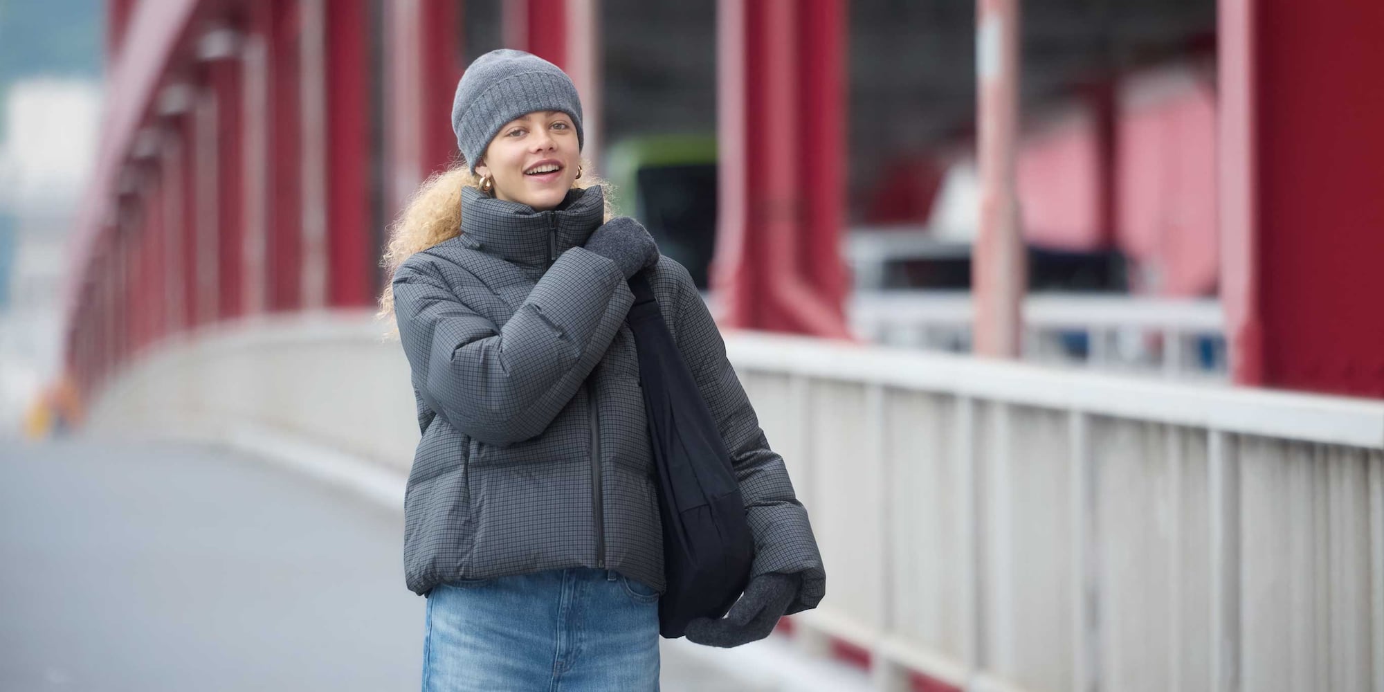 Seamless type design keeps warmth in.