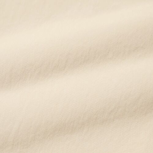 Bahan katun-nylon dengan tekstur brushed.
