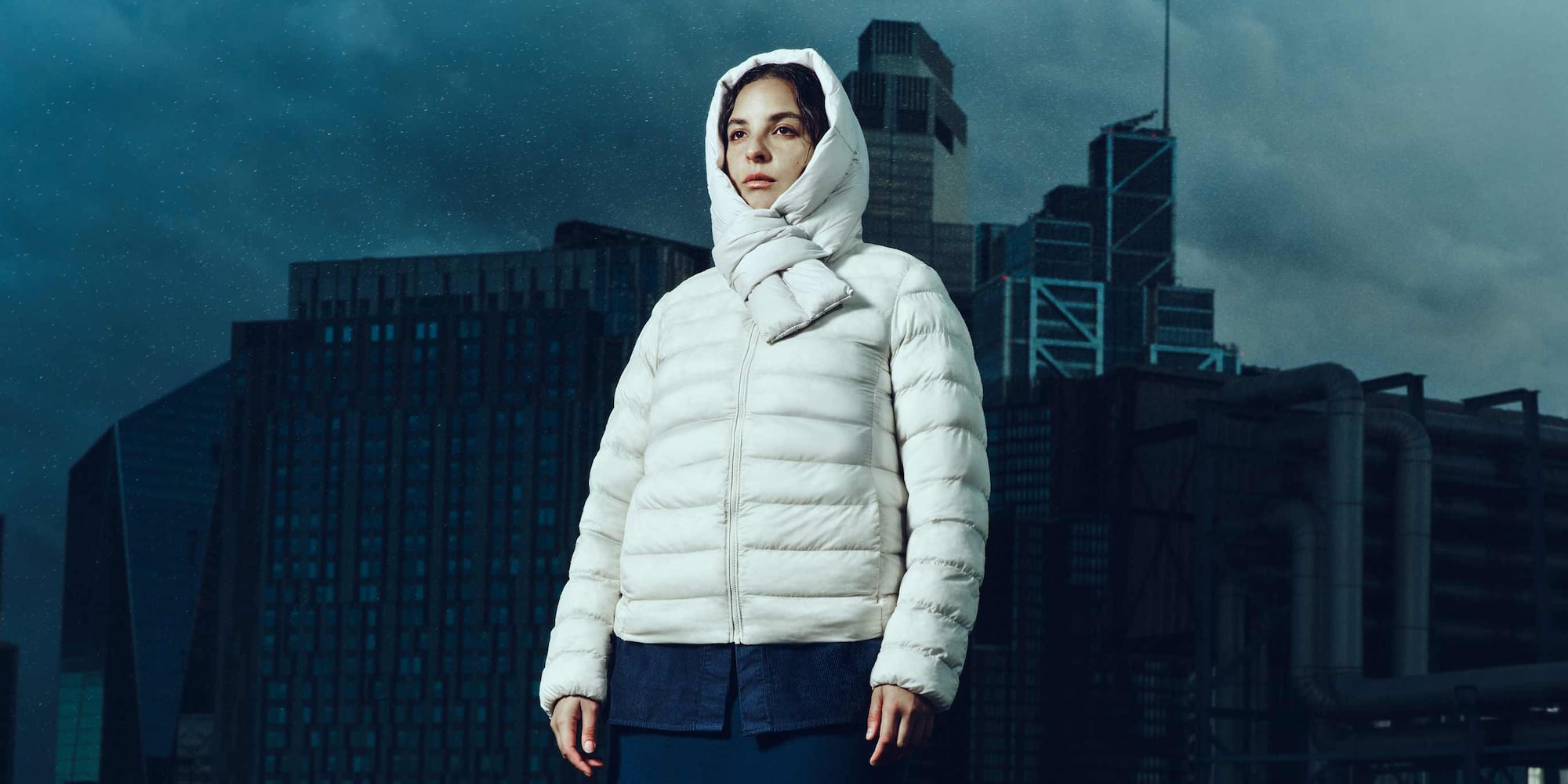 Ultra-fine hollow fibers trap air to deliver exceptionally lightweight warmth.