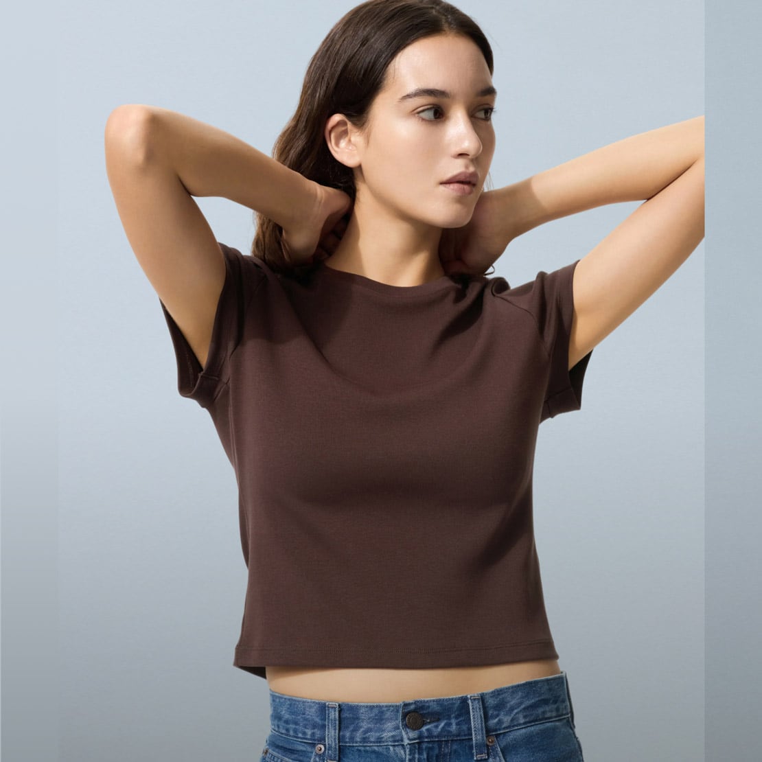 A cropped length in a range of versatile colors.