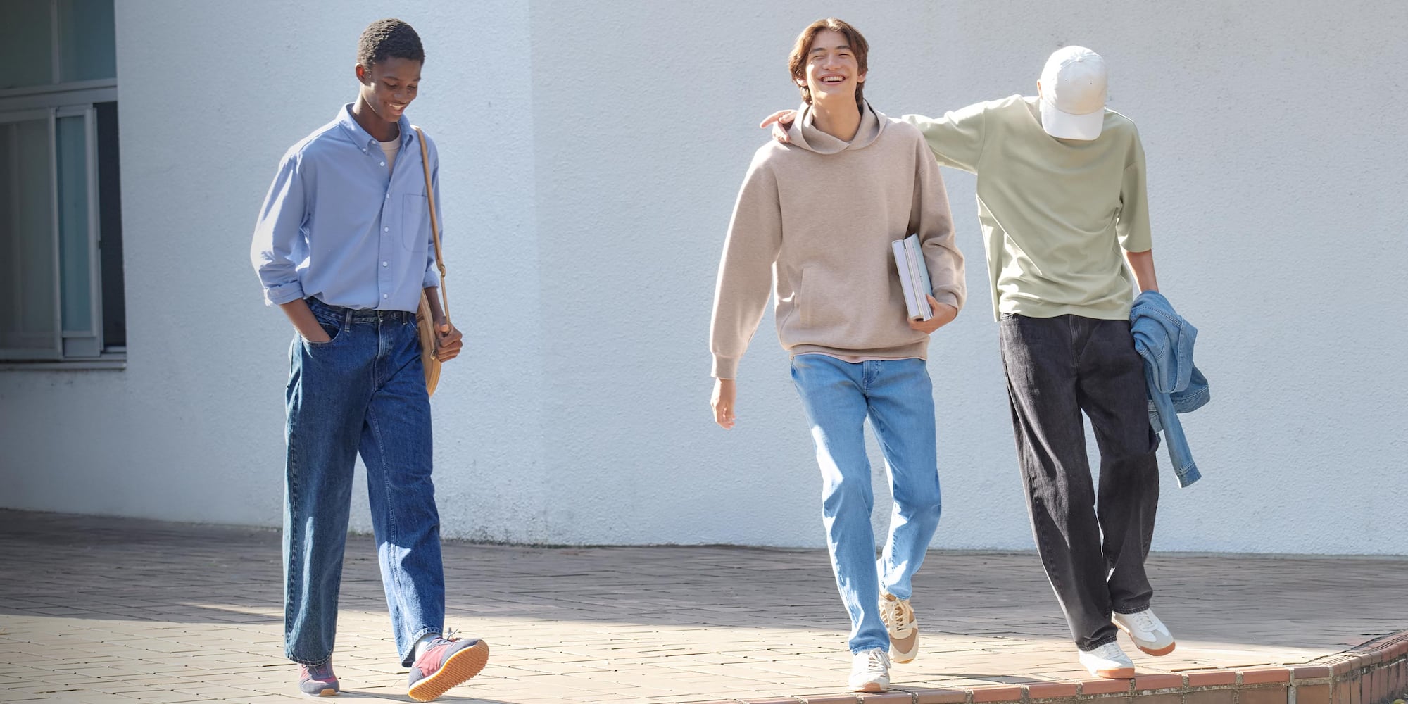 Découvrez notre gamme de jeans dans une variété de coupes et de finitions.