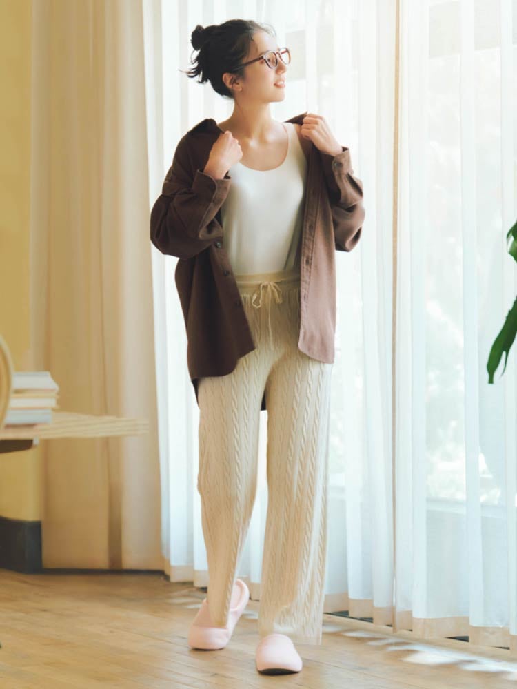 おうちの時間におすすめ_ウォッシャブルニットケーブルパンツ