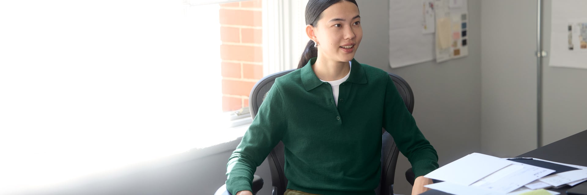 green Merino sweater with 2 buttons