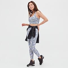 ワイヤレスブラアクティブスクエアネック（Meguru Yamaguchiコラボレーション）