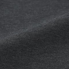 軽くて伸縮性があり、着心地の良いジャージー素材。