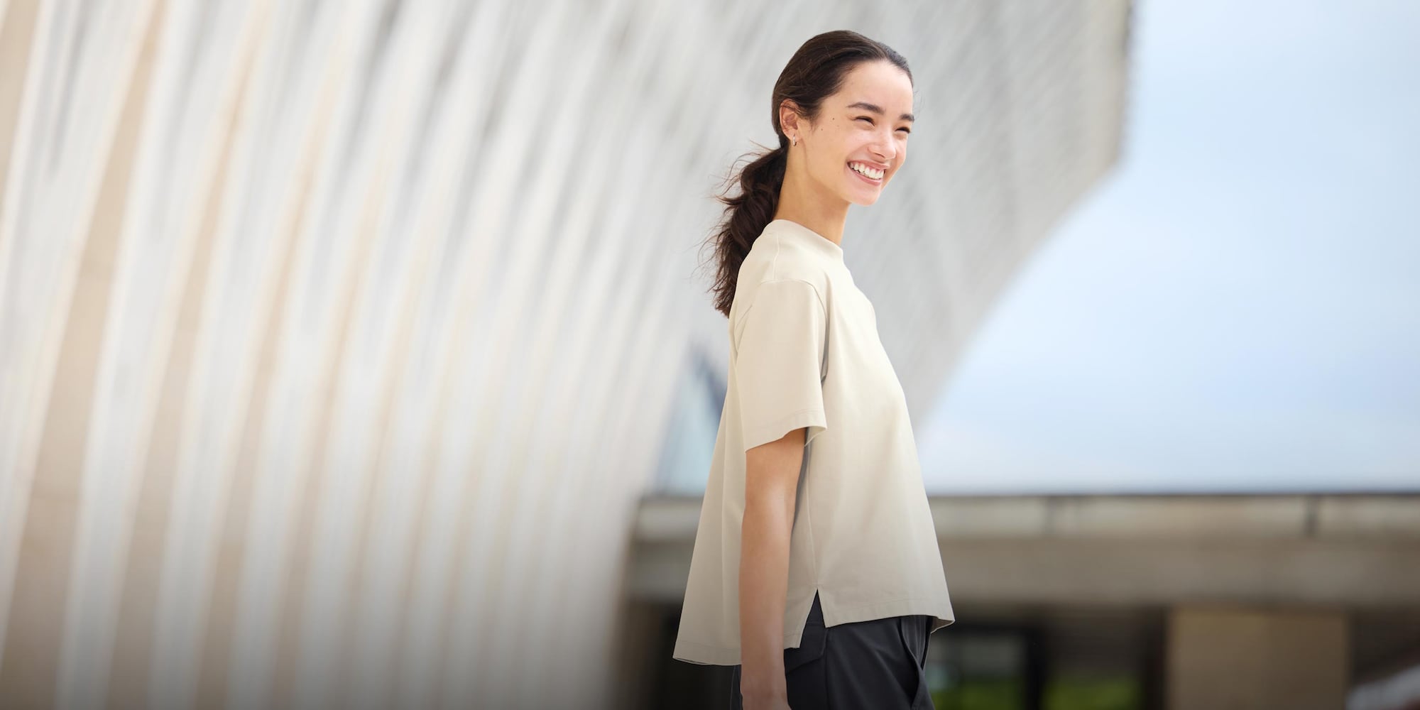 Get limited-time deals on this tee that blends AIRism functionality with cotton softness.