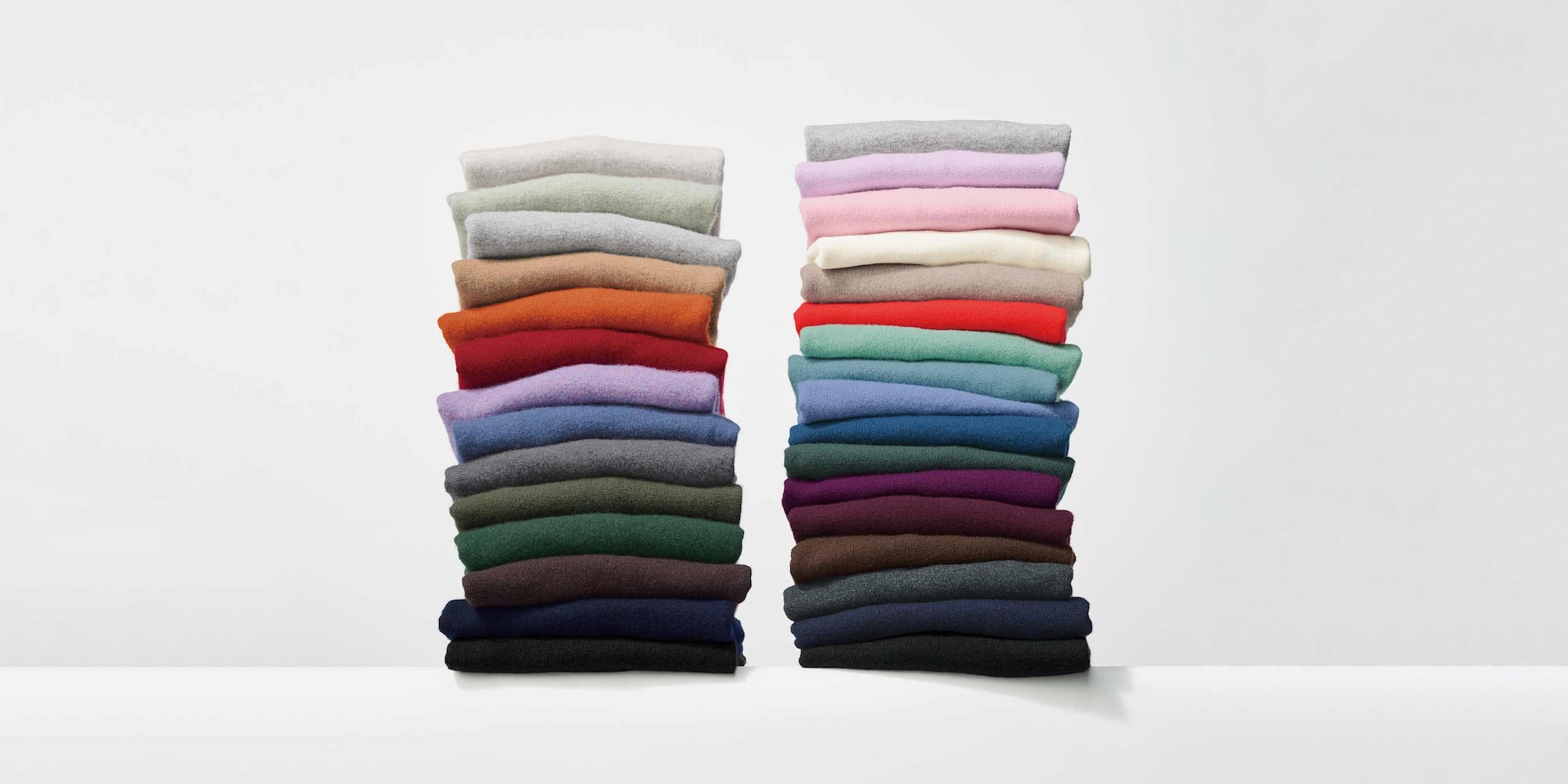 Lightweight, warm, and soft.
Available in rich seasonal colors.