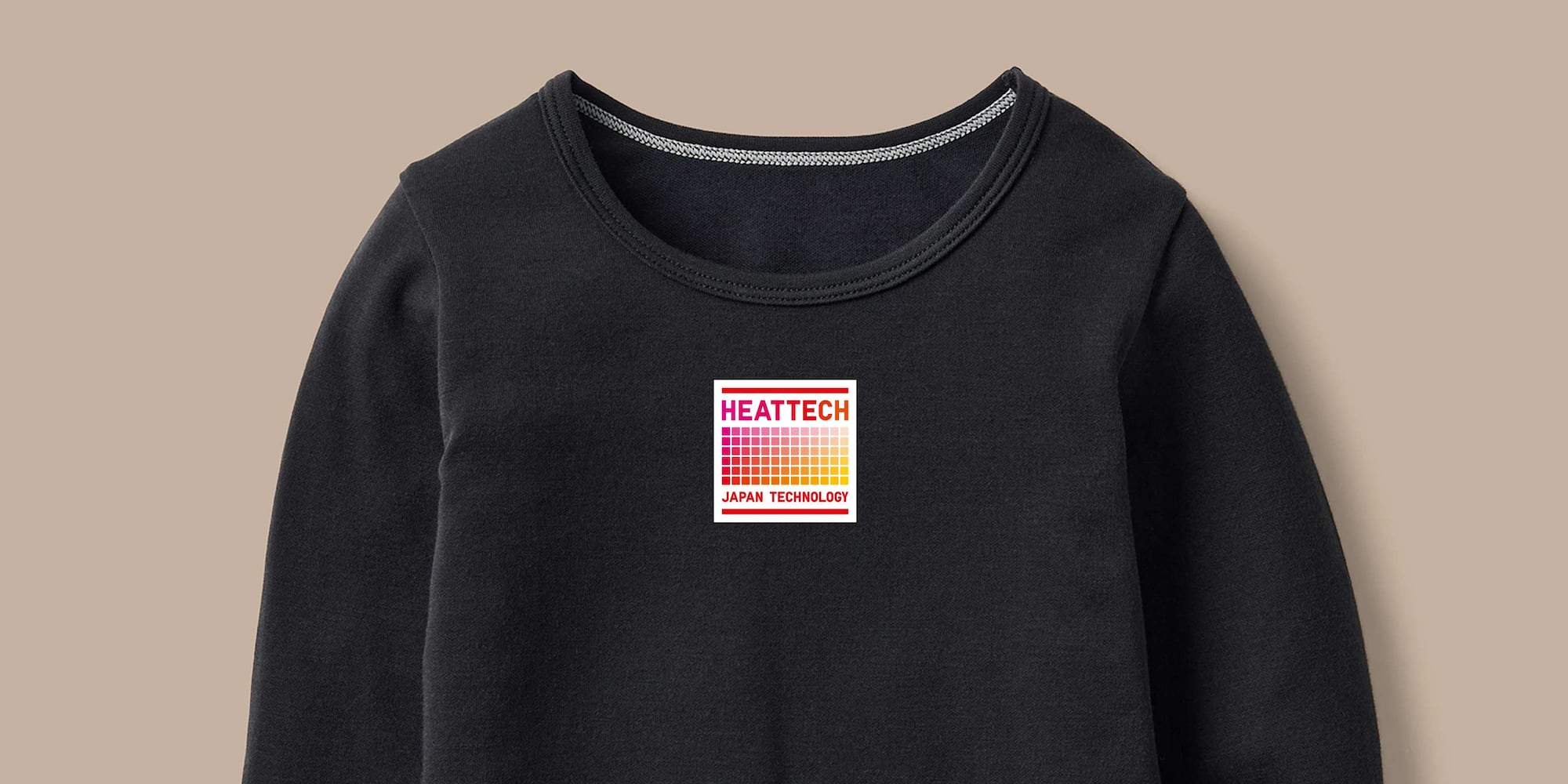 close-up of HEATTECH Cotton Crew Neck T-Shirt in off white