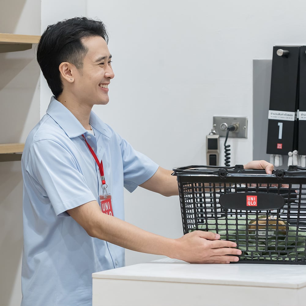 ULTRA LIGHT DOWN FEATURE