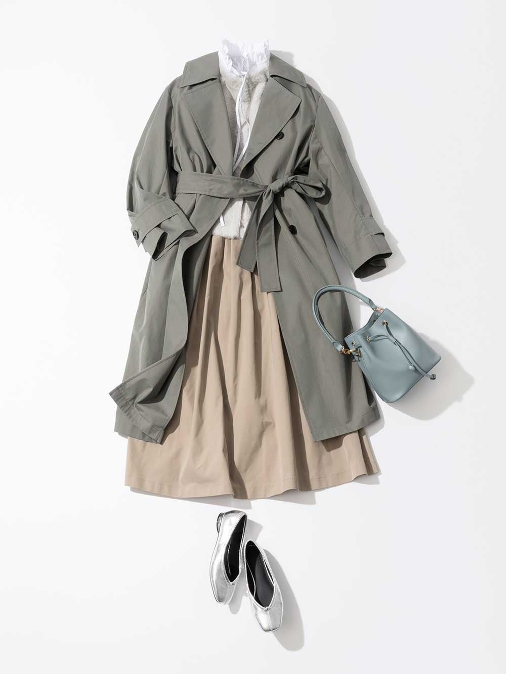 オリーブグリーンのトレンチで作るまろやか春色コーデ