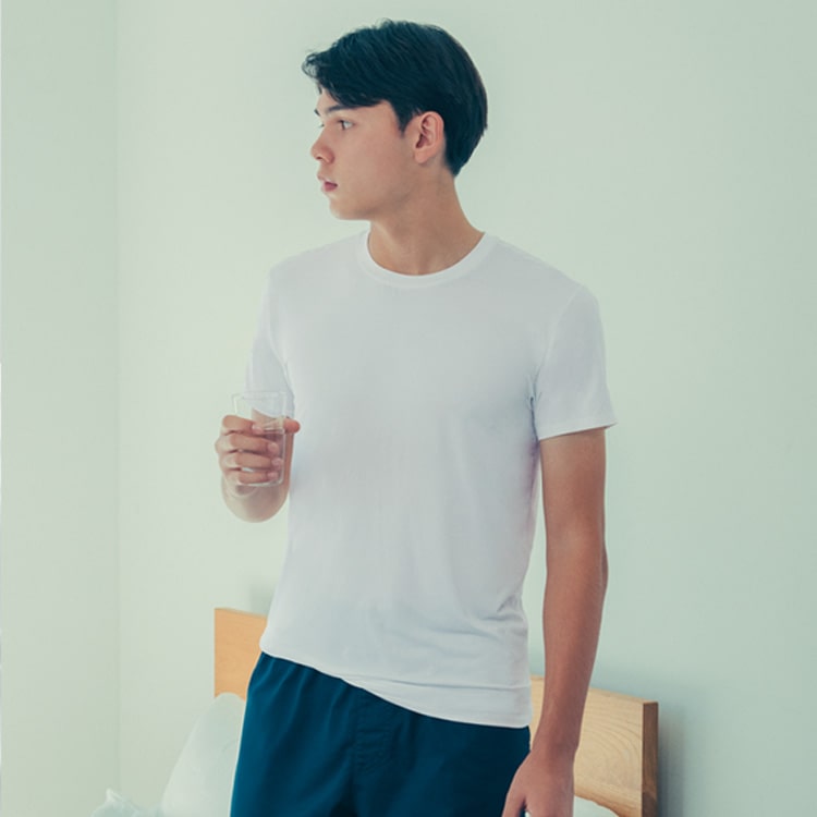 UNIQLO Philippines on X: What is AIRism? Made with Comfort Conditioning  Technology, AIRism wicks away moisture, releases heat and absorbs sweat to  maintain a smooth feeling all day. Discover AIRism's innovative technology