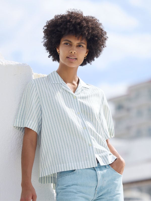 Kemeja Linen Blend Kerah Terbuka Lengan Pendek