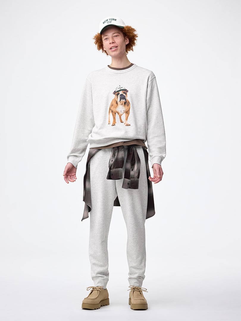 スウェットプルオーバー×スウェットジョガーパンツ