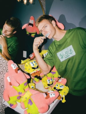 เสื้อยืดSpongeBob SquarePants Cactus Plant Flea Market