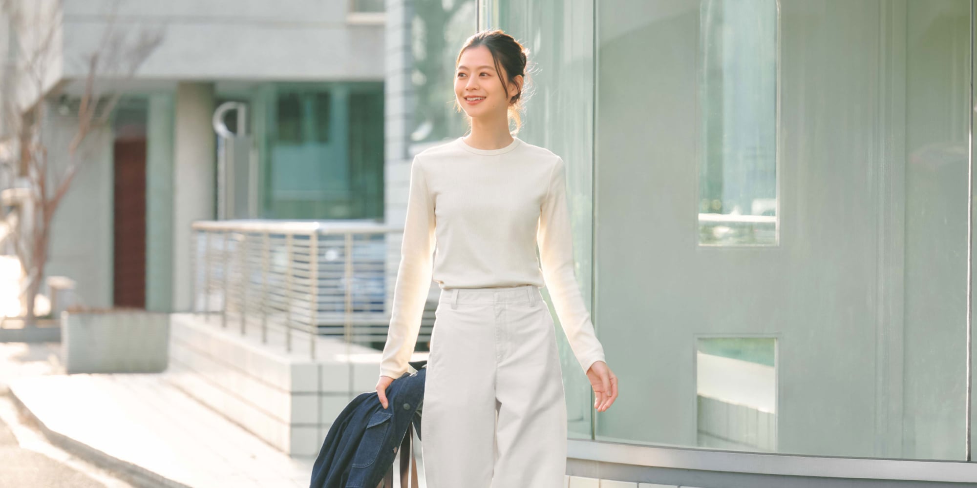 レディースのティーシャツ・カットソー商品一覧ページはこちらから。