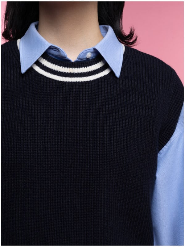 Crew Neck Vest Size M