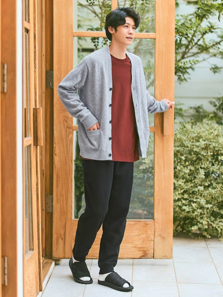 おうちの時間_ラムVネックカーディガン