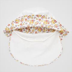 Removable neck shade protects your little one’s neck.