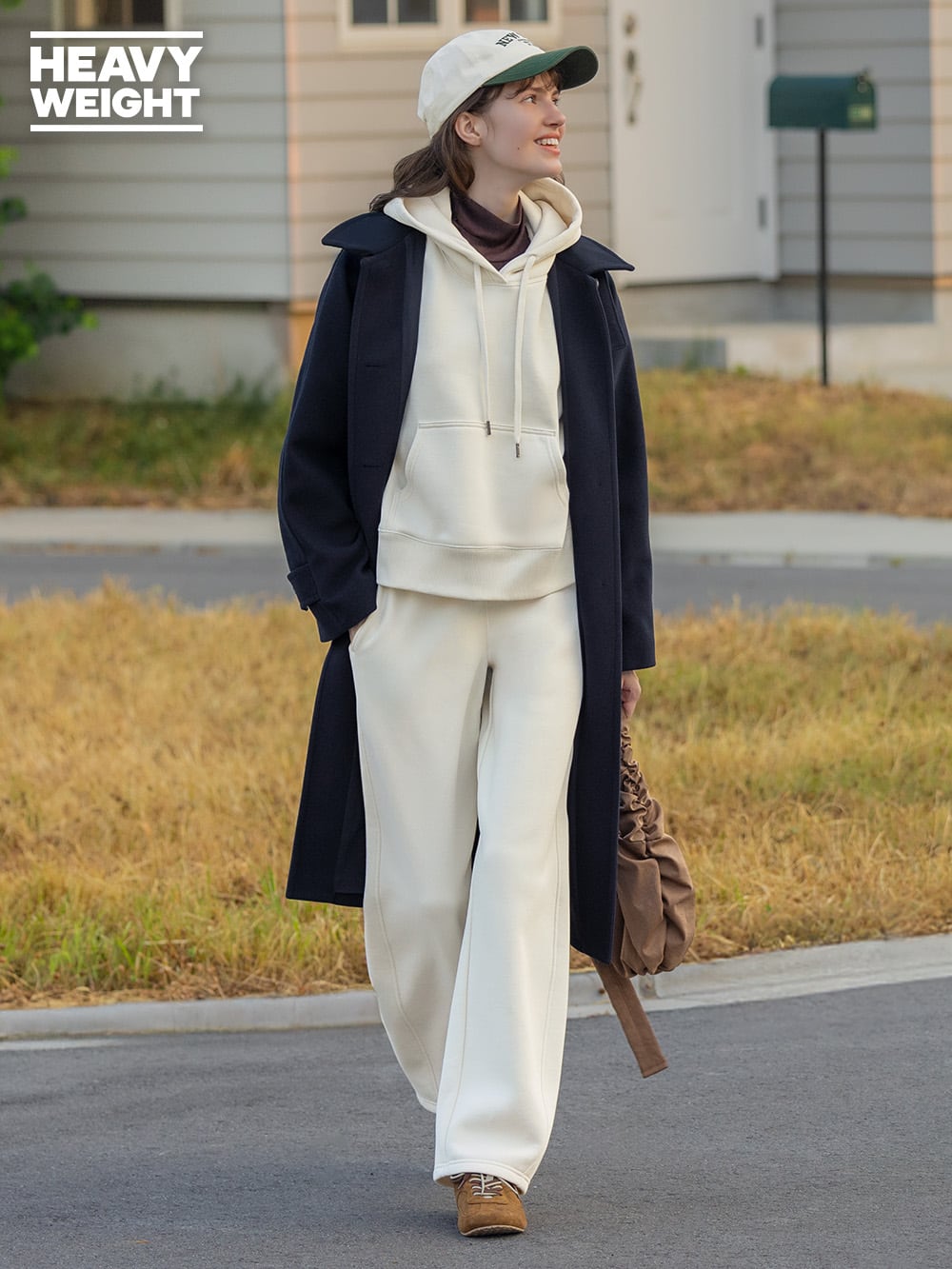 ヘビーウェイトスウェットショートパーカ×ヘビーウェイトスウェットバレルレッグパンツ