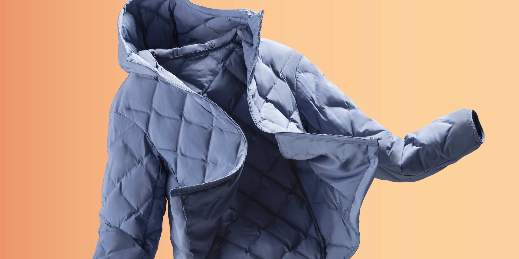 Everyday warmth with lightweight insulation 
and a water-repellent finish.