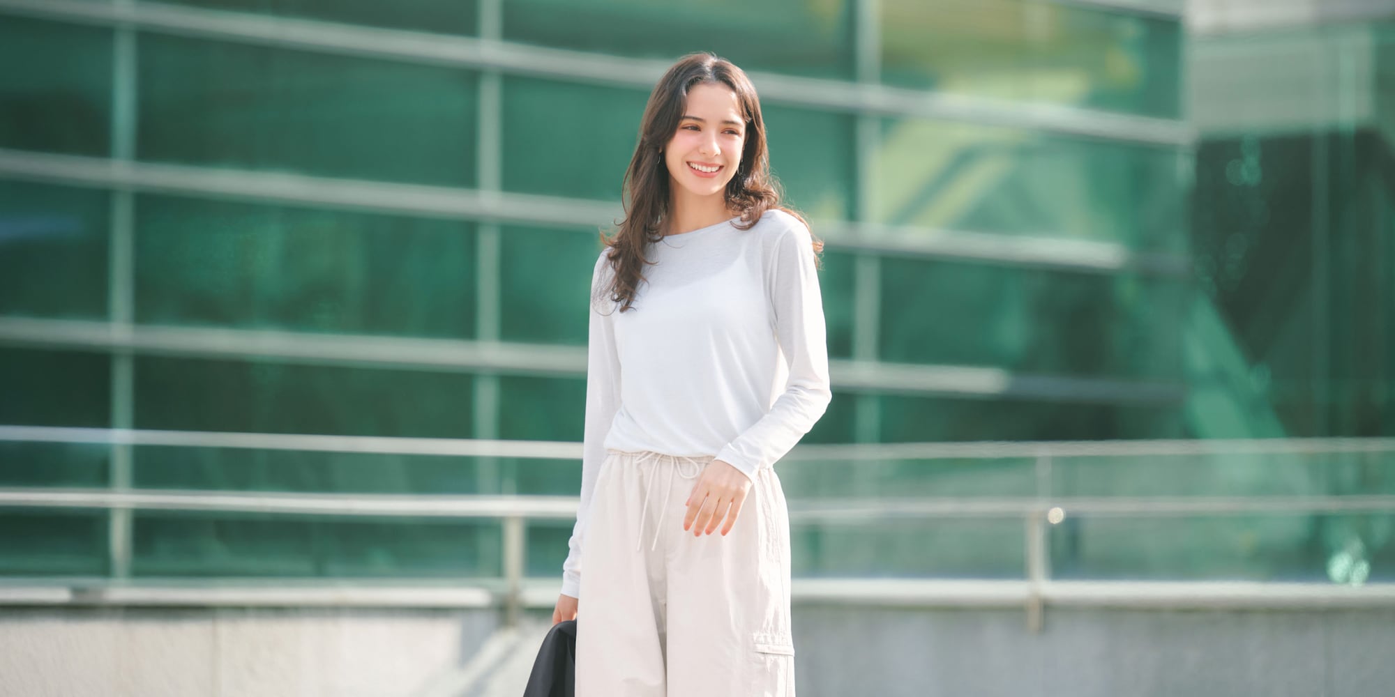 レディースのティーシャツ・カットソー商品一覧ページはこちらから。