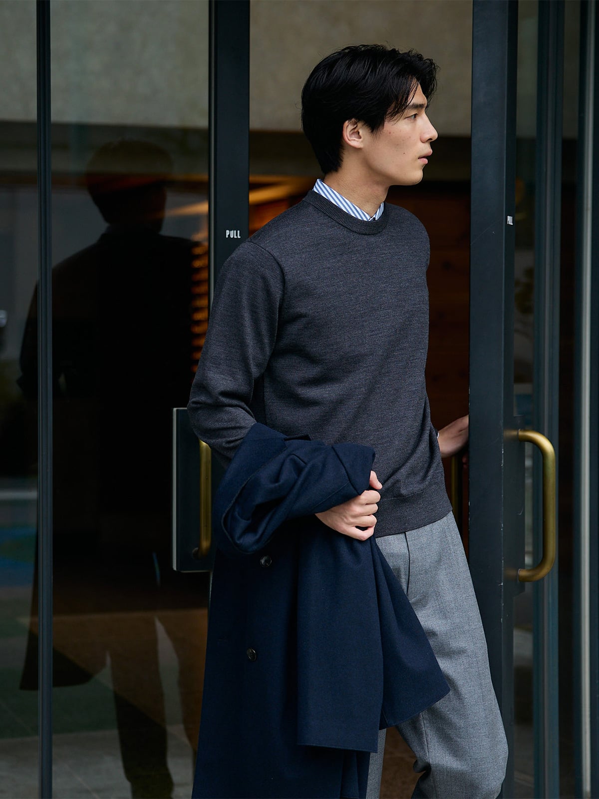 クルーネックニット