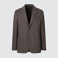 柔らかなジャージー素材を使い、袖の裏地をハリのある素材に改良することで快適な着心地を追求。