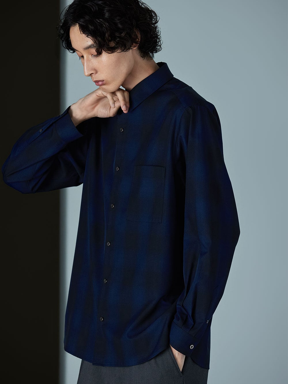 レーヨンブレンドレギュラーカラーシャツ