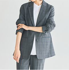 袖口はロールアップしやすい本開き仕様。