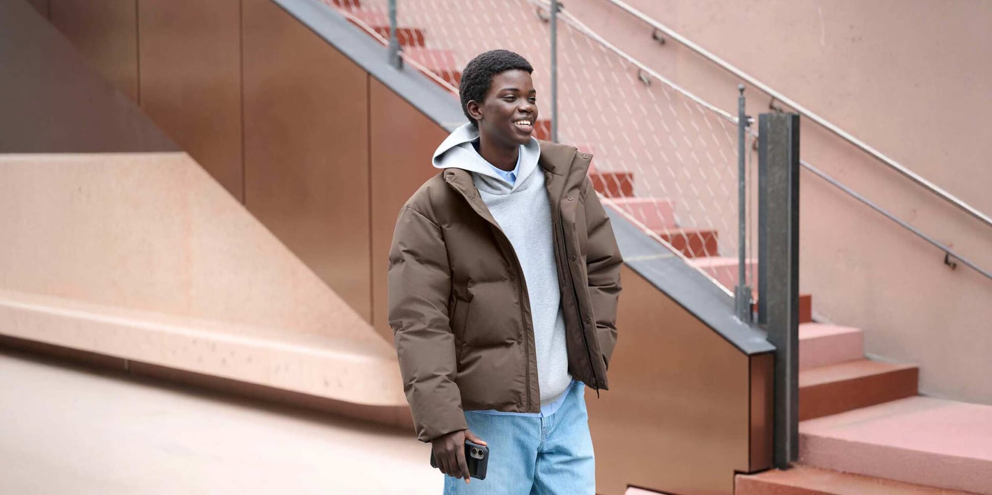 Keep the cold out this season with
stitch-free style and warmth.