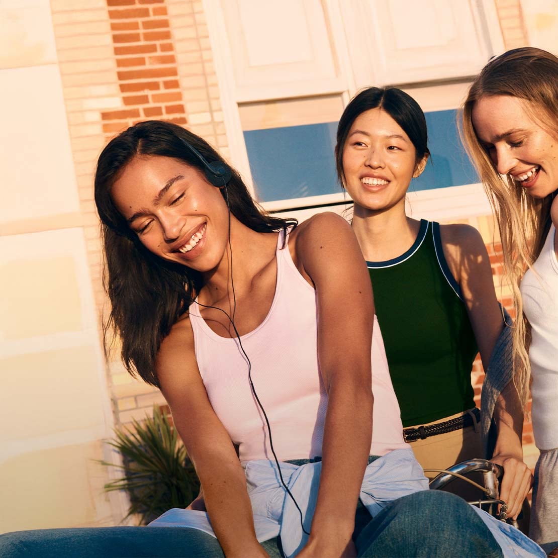 model wearing pink Bra Top
